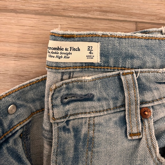 Abercrombie The Ankle Straight High Rise Jeans - Picture 2 of 2